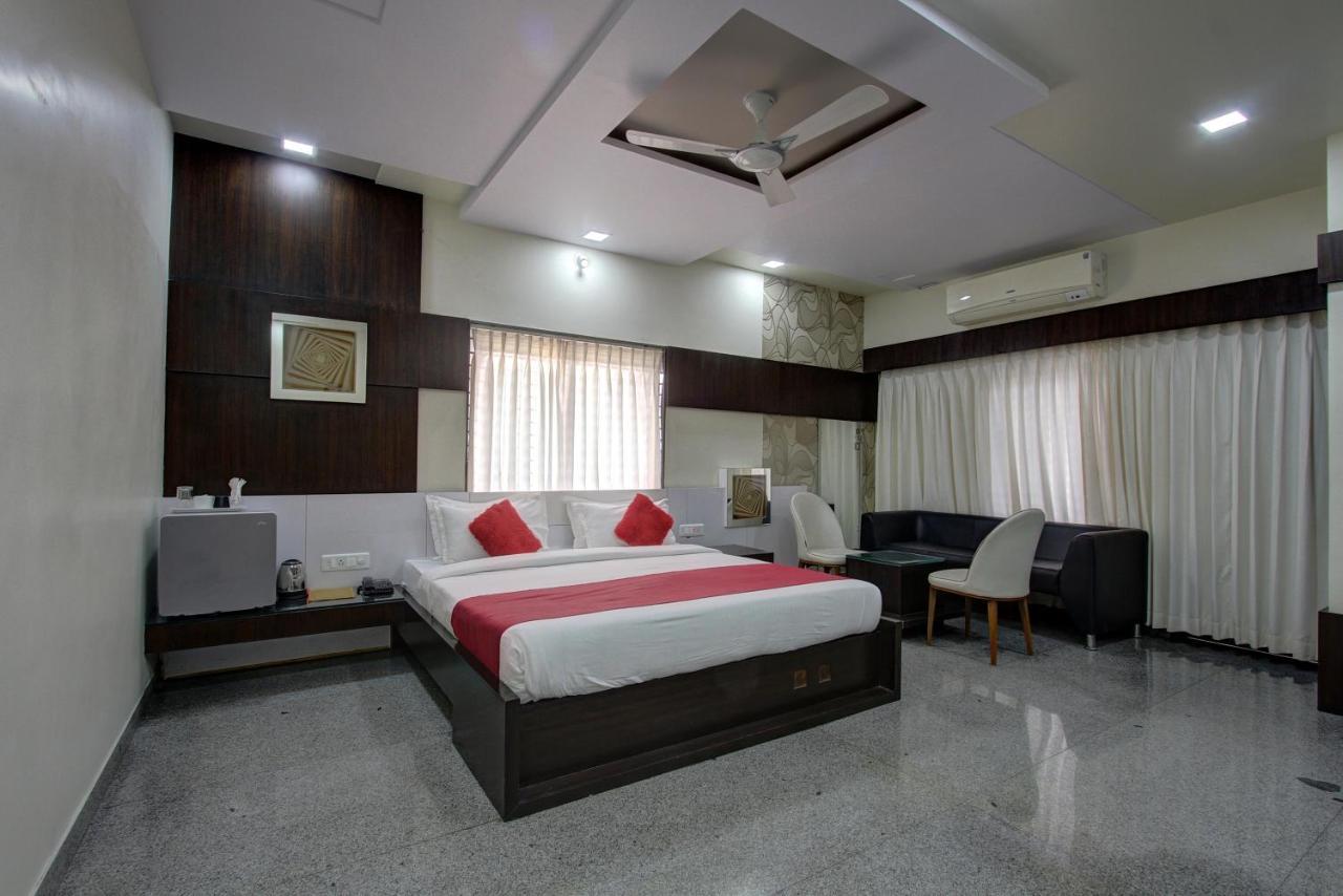 Hotel Le Grande Bijāpur Exterior foto